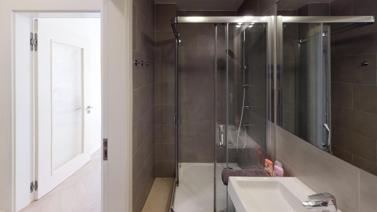Onsite Free Garage Parking, 10min Centre By Bus Appartamento *
