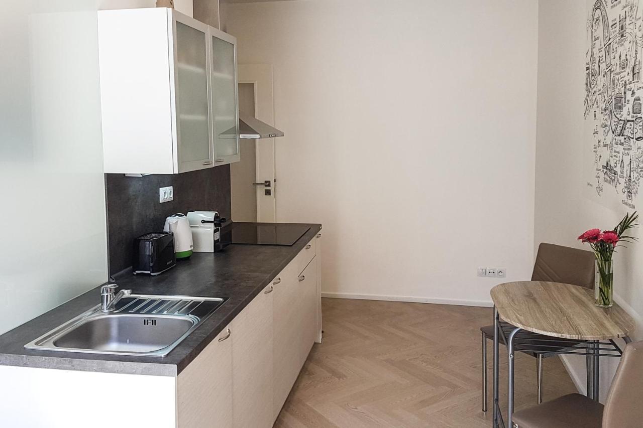 Onsite Free Garage Parking, 10min Centre By Bus Praga